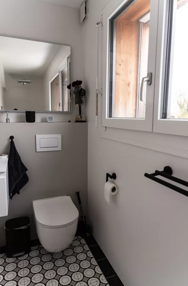 Sanierung Einfamilienhaus in Bollligen mit der Zimmerei Hirschi. Baudienstleistung, Planung Realisierung Projektierung Ausführung