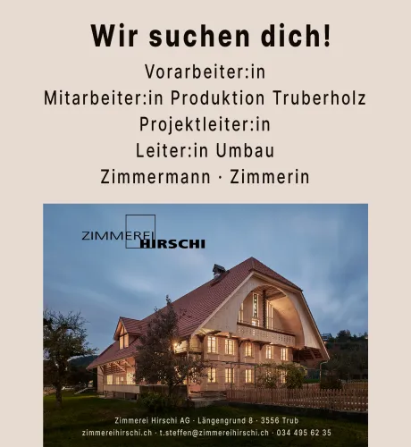 Für dieses Bild sollte der Alt-Text den Zweck des Bildes (Stelleninserat) und die wichtigsten Informationen wiedergeben.  Ich würde folgenden Alt-Text empfehlen:  "Stelleninserat der Zimmerei Hirschi AG mit den offenen Stellen Vorarbeiter:in, Mitarbeiter:in Produktion Truberholz, Projektleiter:in, Leiter:in Umbau sowie Zimmermann oder Zimmerin. Darunter ist ein Foto eines Holzhauses zu sehen.